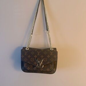 Louis Vuitton Passy Chain bag